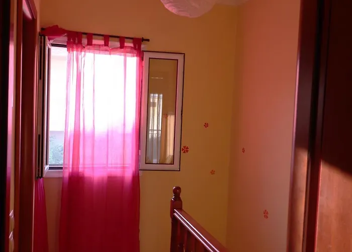 Ladina Casa de Campo *